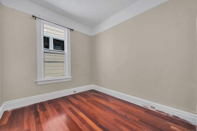 Building Photo - MISSION DISTRICT APARTMENT FOR RENT - $3,5...