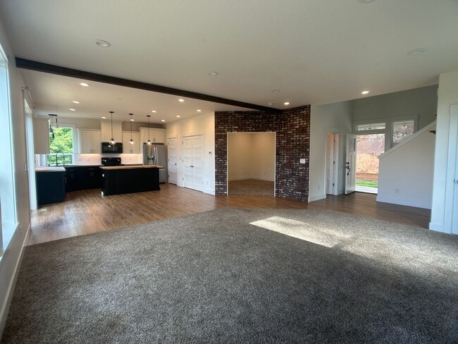 Building Photo - 5582 Green Mountain Rd