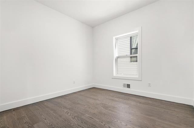 Building Photo - 201 Lincoln St