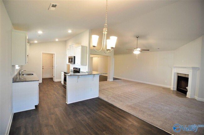 Building Photo - 2464 Bell Manor Dr SW