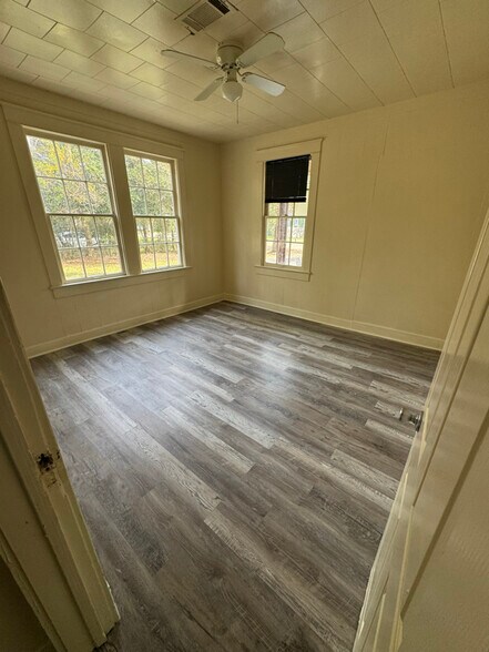 Building Photo - 4559 Clayton Dr