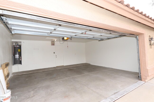 Building Photo - 6760 W Monona Dr