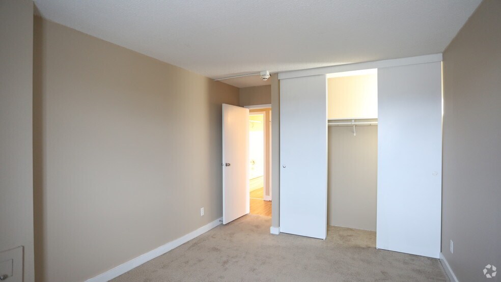 The Canterbury 3440 Olentangy River Rd Columbus OH 43202 Apartment