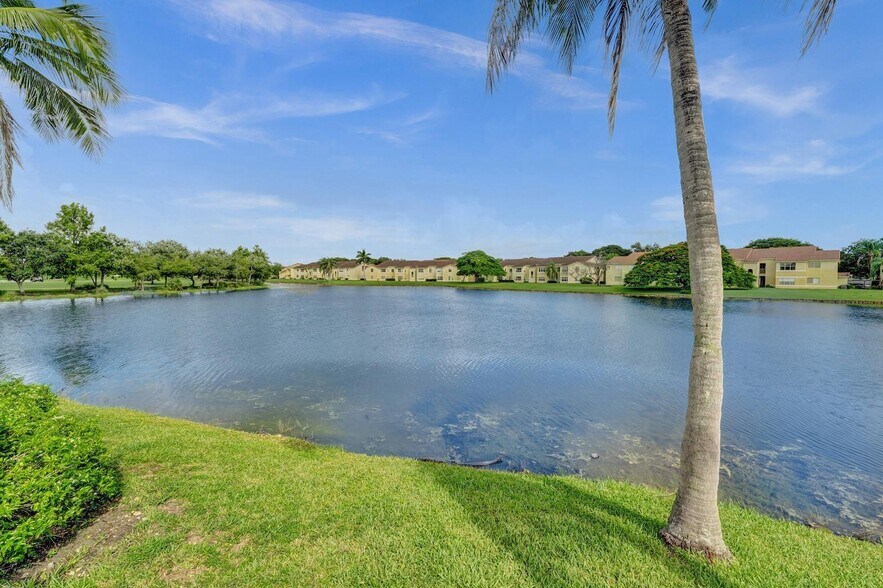 Building Photo - 12650 Vista Isles Dr