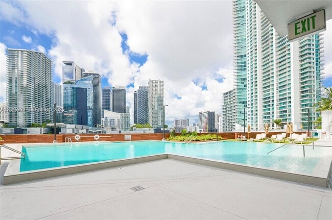 Building Photo - 350 S Miami Ave