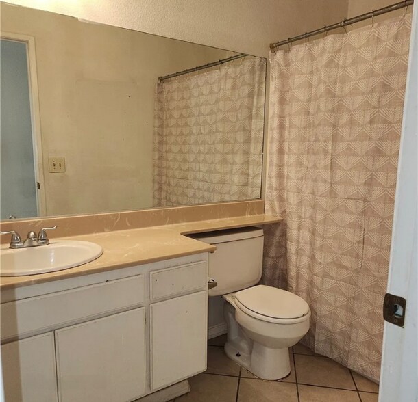 Building Photo - 738 Trixis Ave