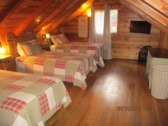 Building Photo - 622 S Cottontail Lane Pinetop, AZ 85935