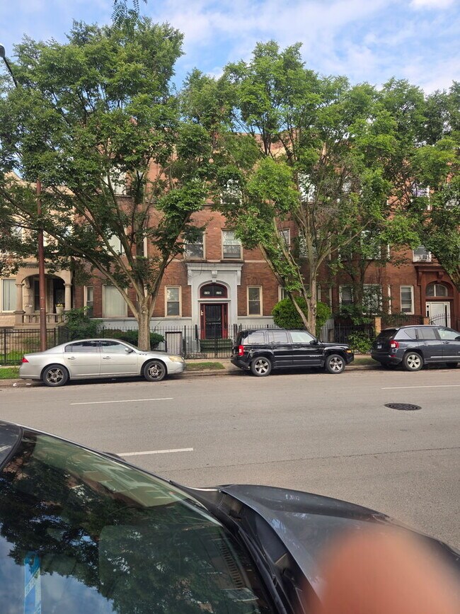 Building Photo - 5704 S Indiana Ave