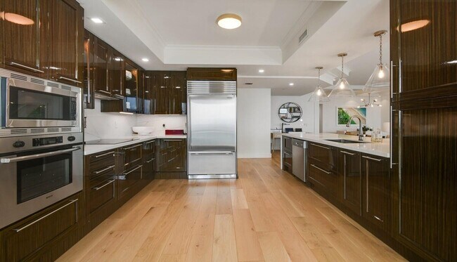 Building Photo - 2700 N Ocean Dr