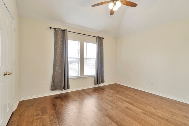 Building Photo - 11811 Newport Shore Dr