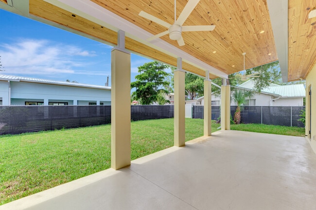 Building Photo - 2144 Webber St