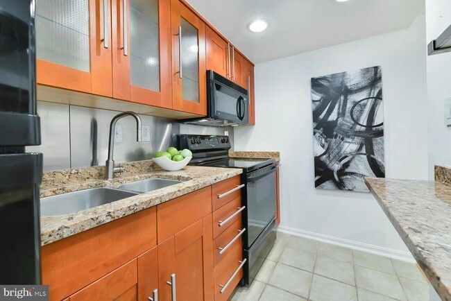 Building Photo - 1843 Mintwood Pl NW