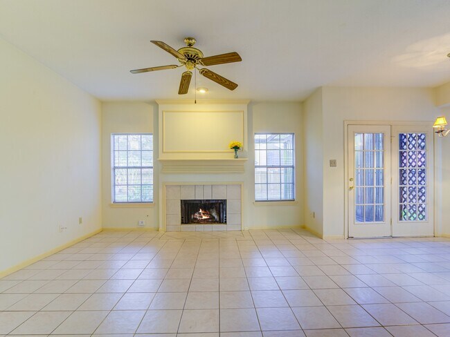 Building Photo - 14406 Fair Knoll Way