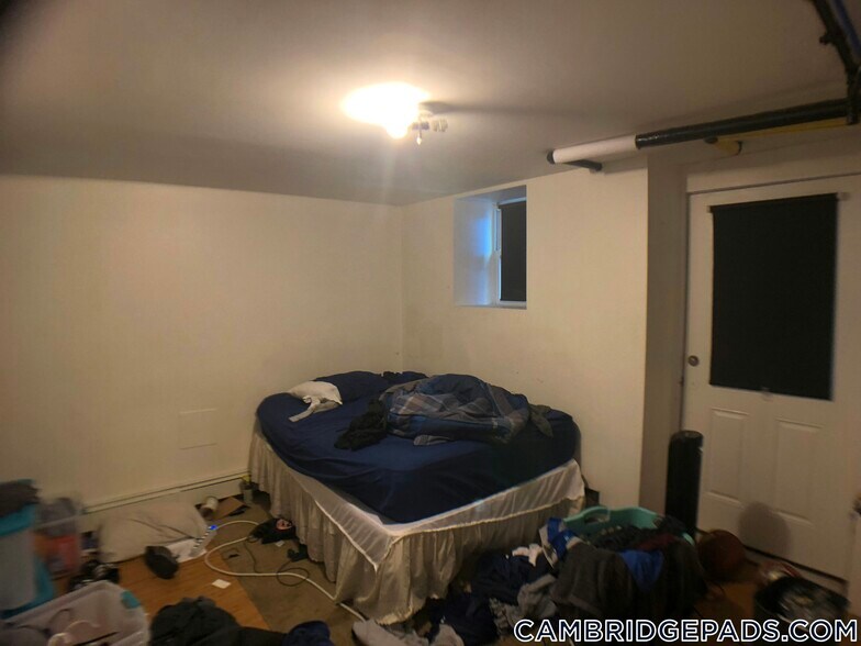 Building Photo - 17 Putnam Ave