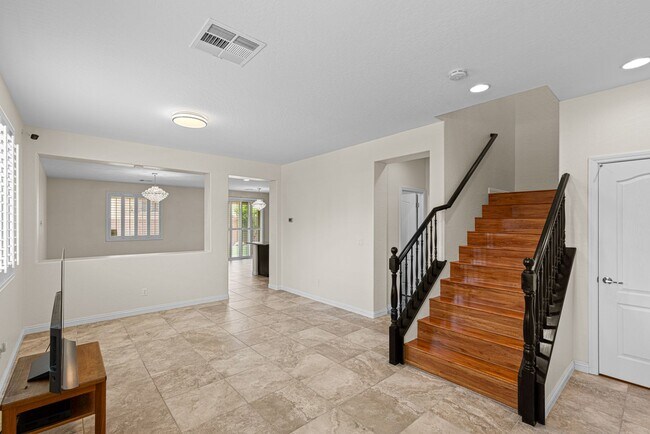 Building Photo - Beautiful West Vegas Home With Next Gen Suite