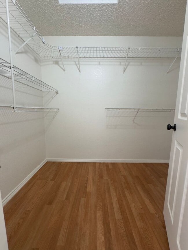 Building Photo - Located in a great neighborhood 4Bdm 2Ba H...