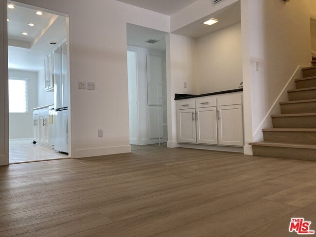 Building Photo - 1506 Palisades Dr