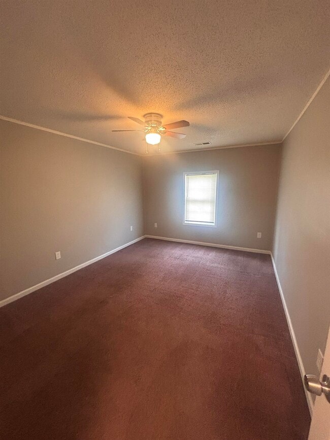 Building Photo - 4701 Lindawood Ln