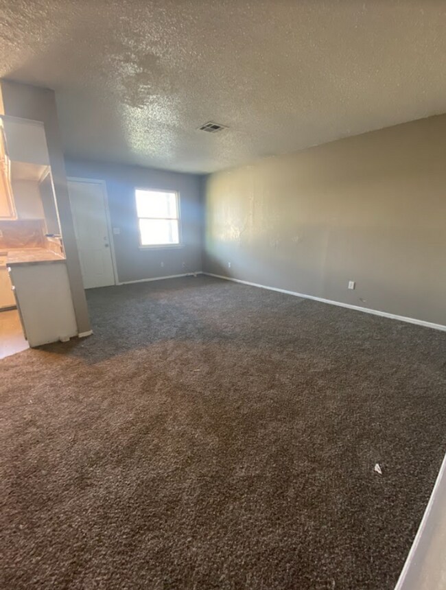 Building Photo - Oklahoma City Duplex
