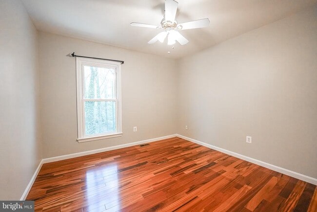 Building Photo - 4230 Avon Dr