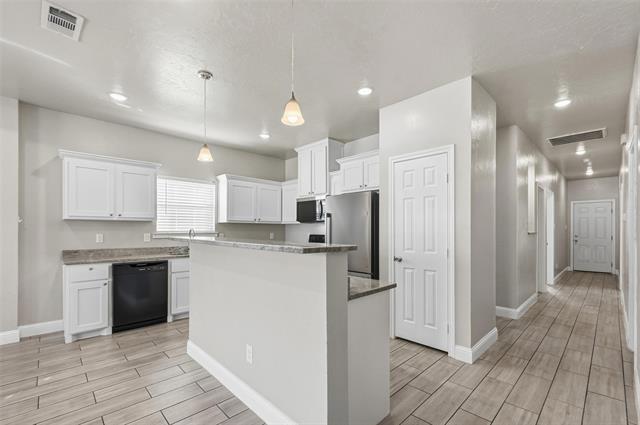 Building Photo - 2207 Henry St