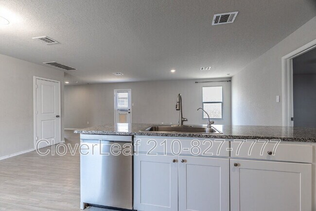Building Photo - 547 Filibusters Trail