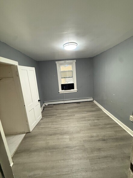 Building Photo - 29 Harding Ave