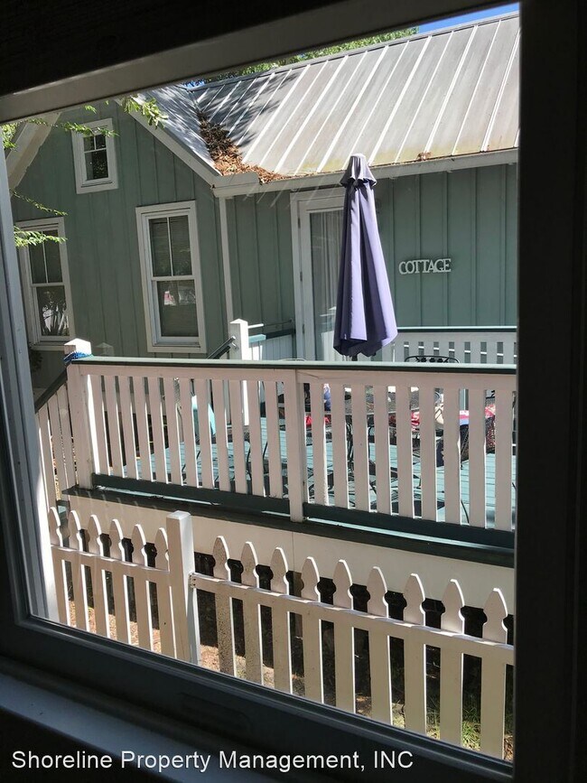 Building Photo - 2 br, 1 bath House - 605 Cottage Square Lane