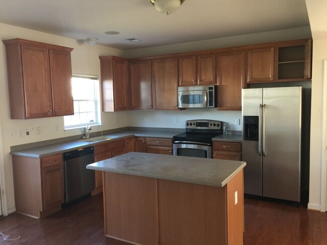 Building Photo - Charming 3 Bedroom, 2.5 Bath Townhome for Rent