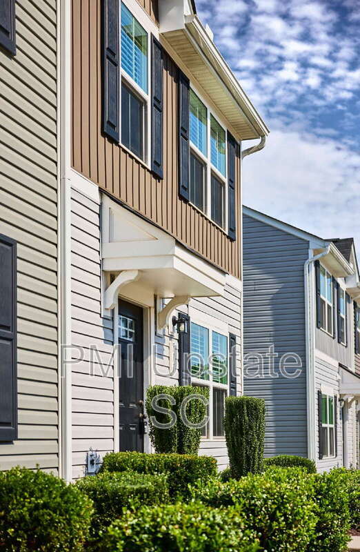 Building Photo - 111 Fernside Ct
