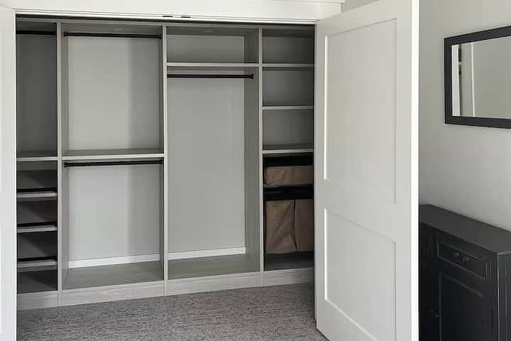 Building Photo - 222 Brookview Dr