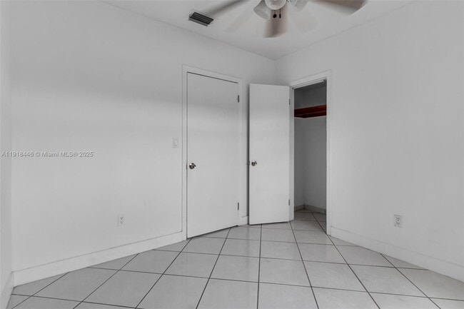 Building Photo - 3840 SW 91 Ave