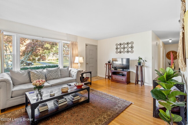 Building Photo - 704 Indian Ridge Rd