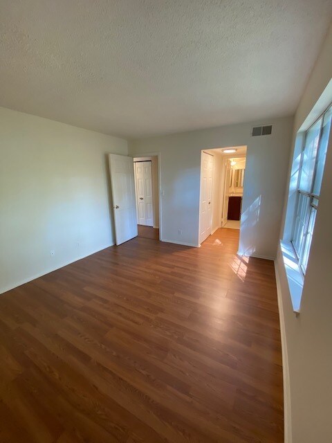 Main bedroom - 7661 Provincial Dr