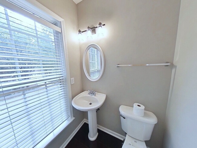 Building Photo - 5149 Manerdale Dr SE