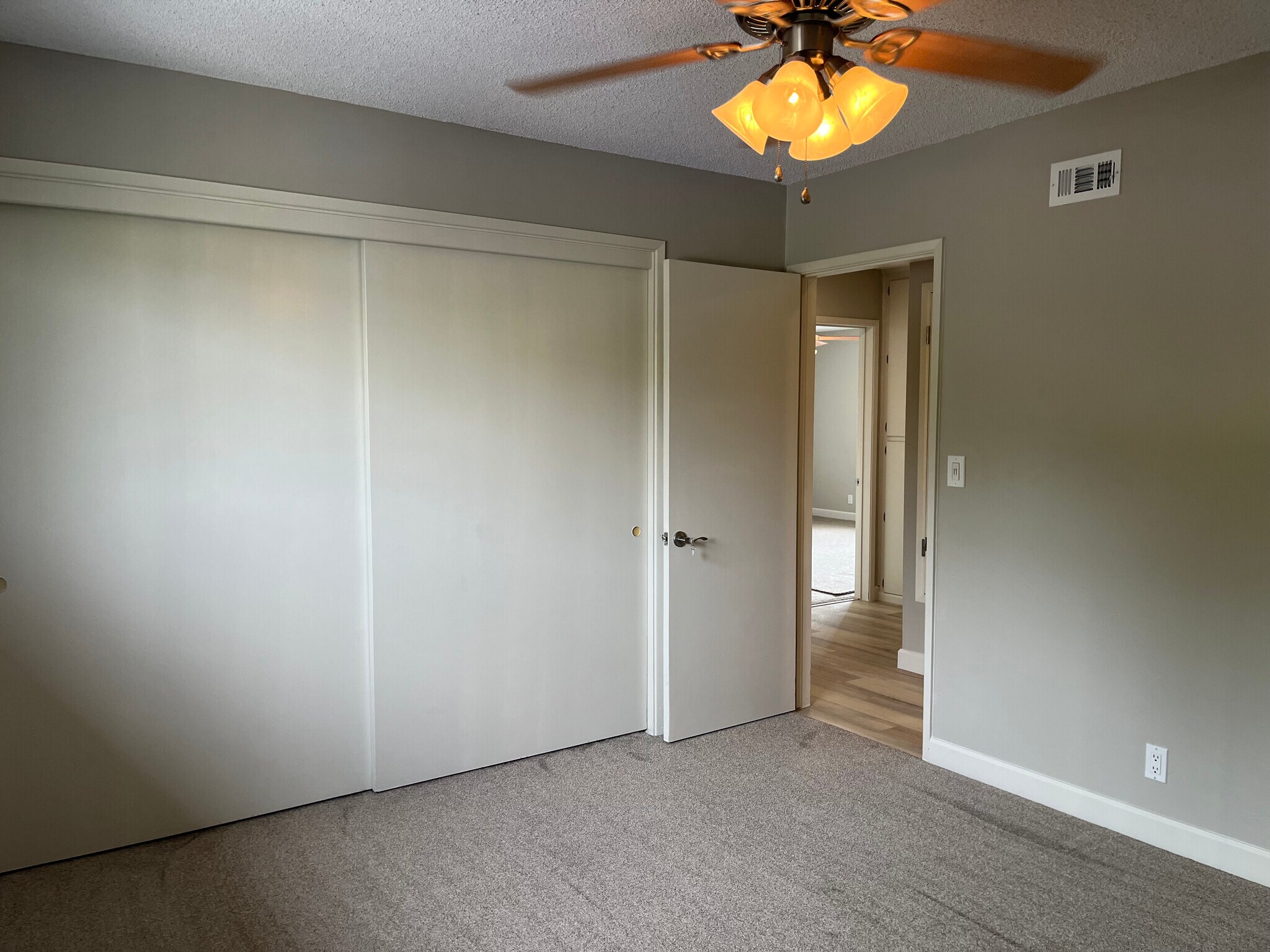 large reach in closets - 5935 Mildred Street