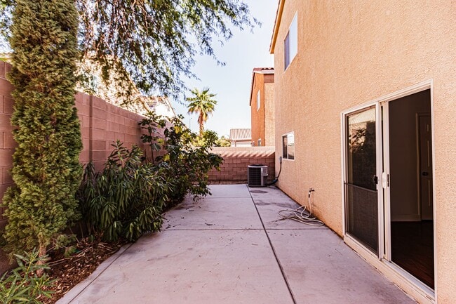 Building Photo - Southwest Home