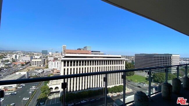 Building Photo - 3785 Wilshire Blvd