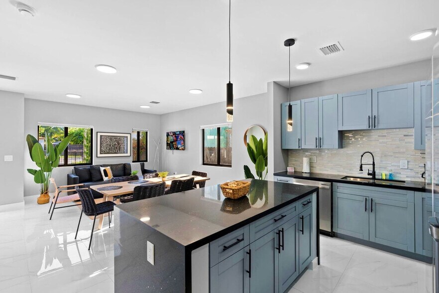 Building Photo - 1540 NW 46th St