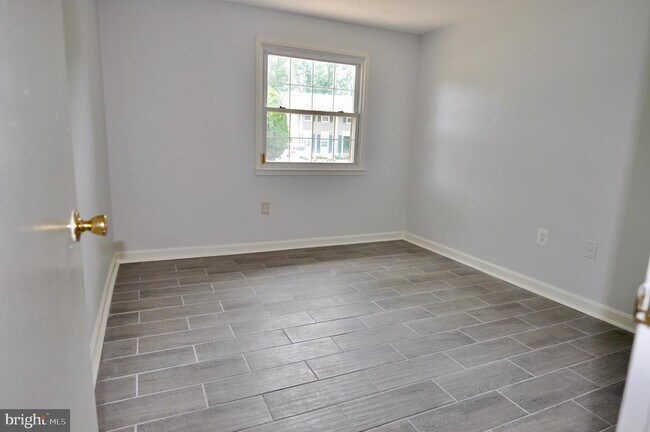 Building Photo - 13831 Delaney Rd