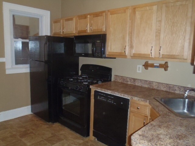 Building Photo - 3 Bogart Terrace