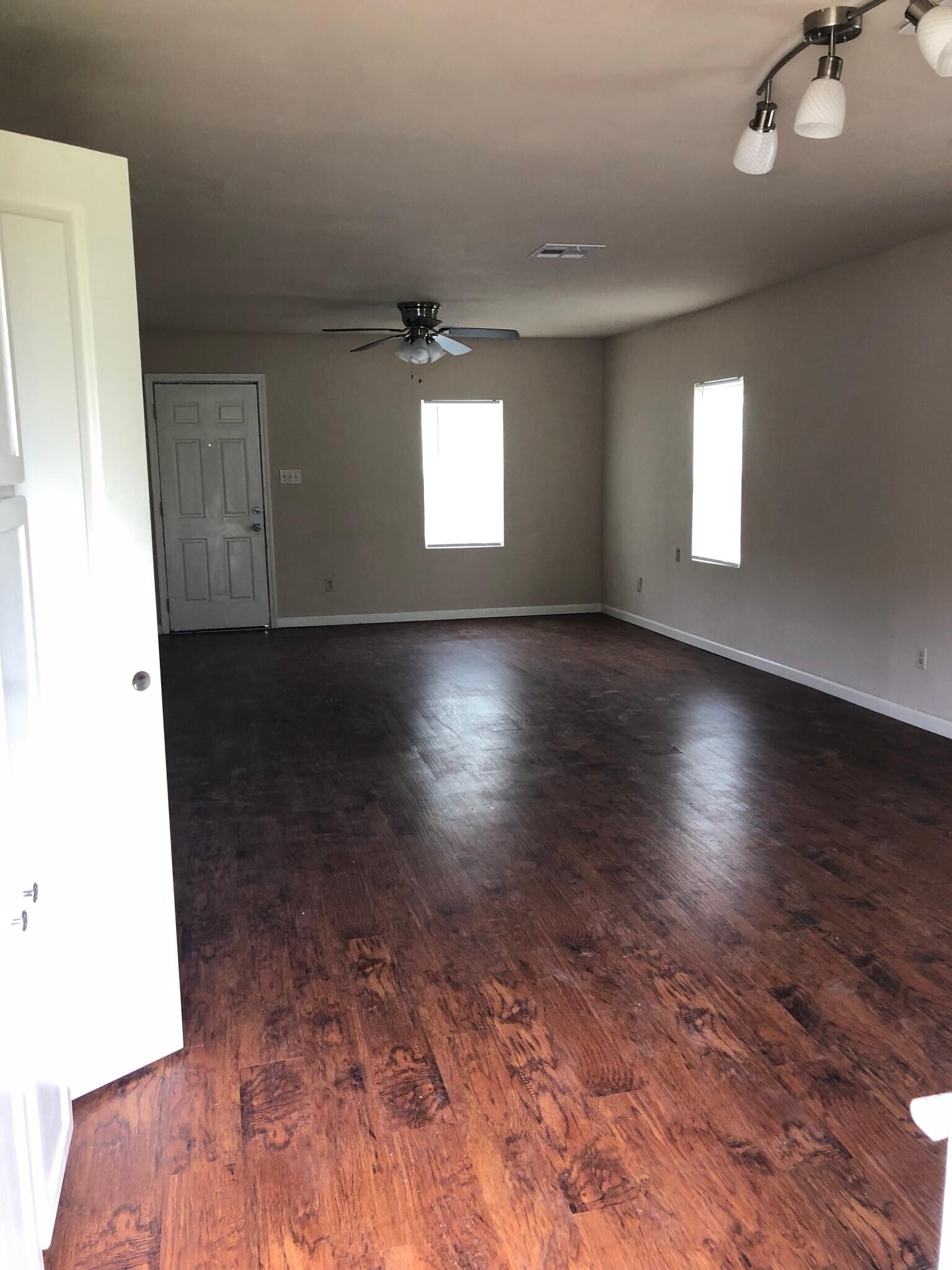 Building Photo - 7151 N Sun Country Rd