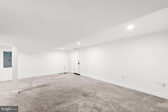 Building Photo - 7922 Babikow Rd