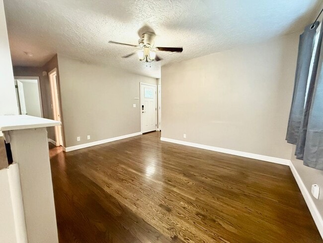 Building Photo - 4 Bed Family Home