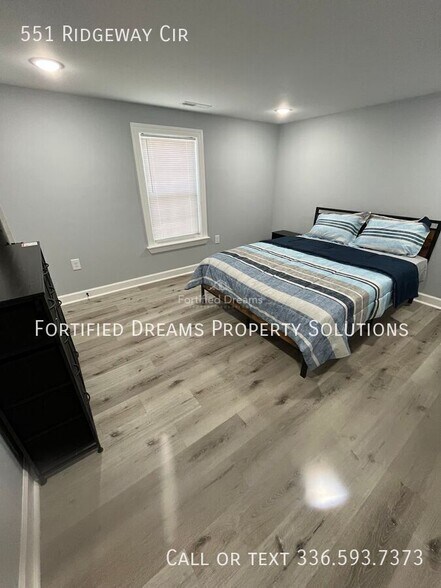 Building Photo - 551 Ridgeway Cir