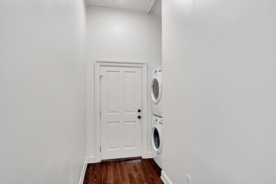 Building Photo - 3025 Saint Claude Ave