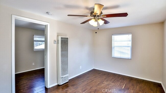 Building Photo - 1829 1/2 E 63rd Street Unit