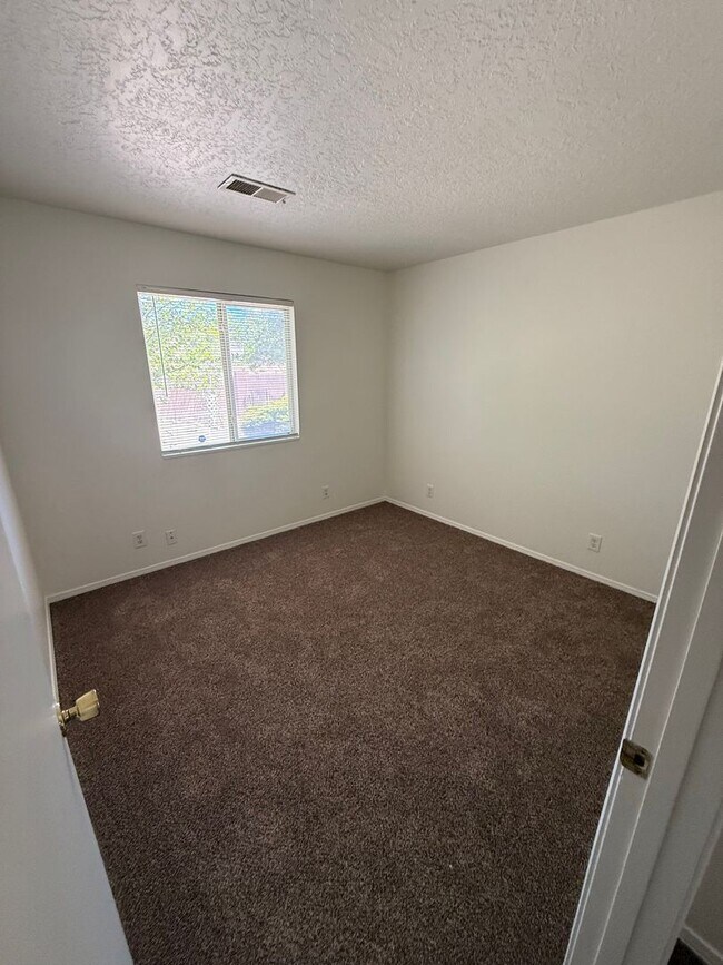 Building Photo - 629 Santa Fe Meadows Dr NE