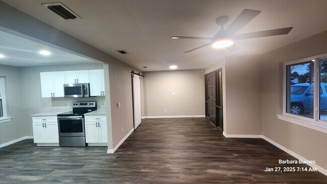 Building Photo - Charming 3-Bedroom, 1-Bath Home in the Heart of Daytona Beach – Fully Remodeled! Fenced in yard