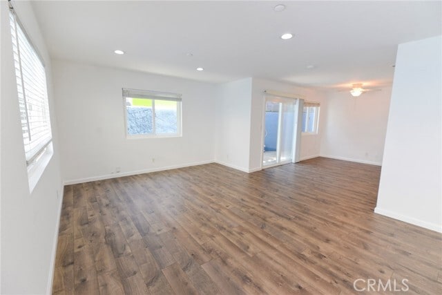 Building Photo - 257 Avenida Victoria